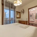 Apartman 5' From Bocconi With 2 Bedr And 2 Bathr Milánó