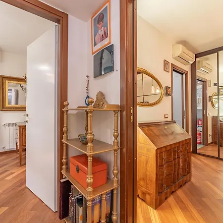 5' From Bocconi With 2 Bedr And 2 Bathr Apartman Milánó
